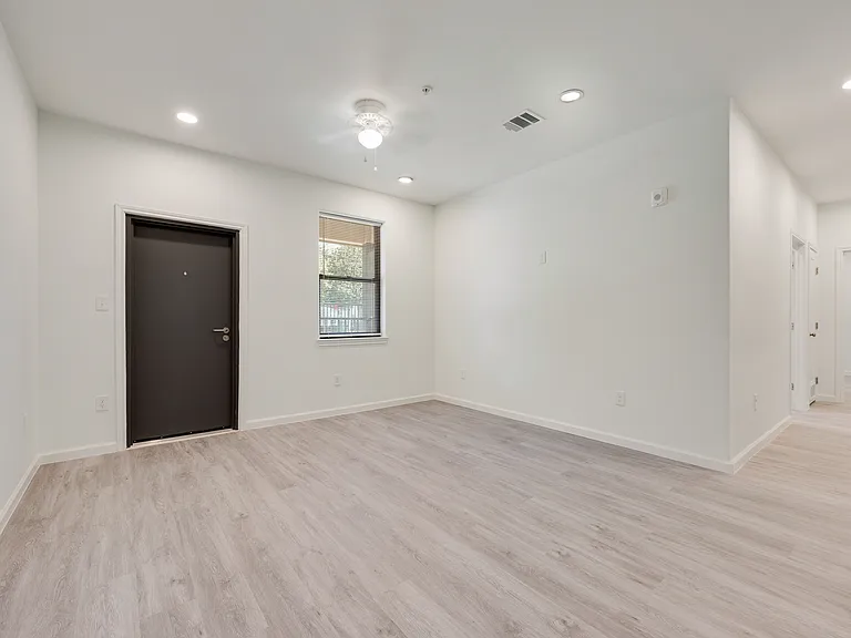 Bernice St — Photo 15