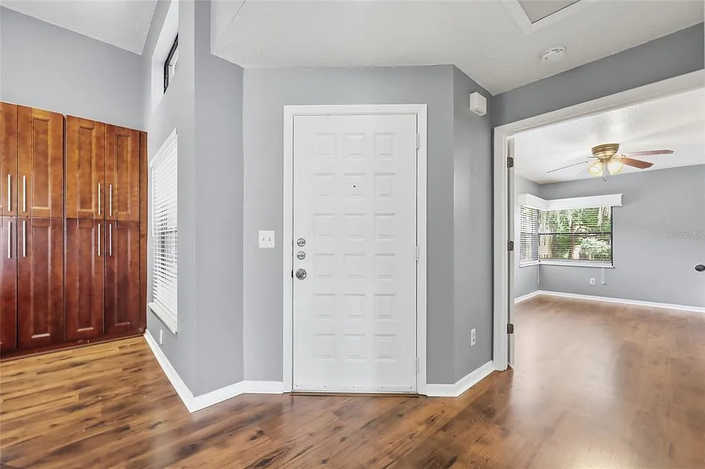 3 bed, 2.0 bath, 1460 sqft, $2,700 — Photo 4