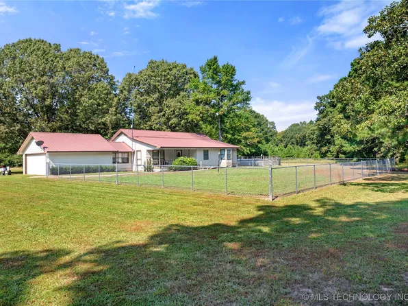 403 SW Quincy St, Idabel, OK 74745