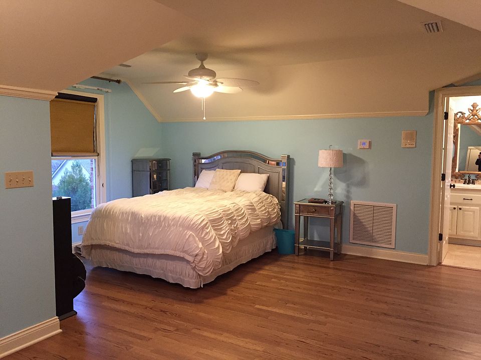 1st image of 3000 Brook Park Dr SE