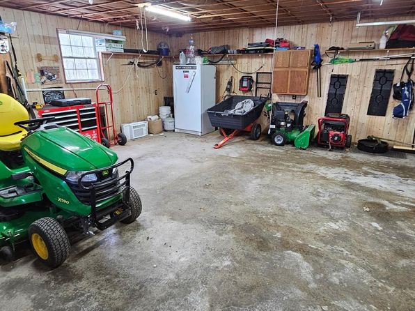 484 Pisgah Rd, Bruceton Mills, WV 26525