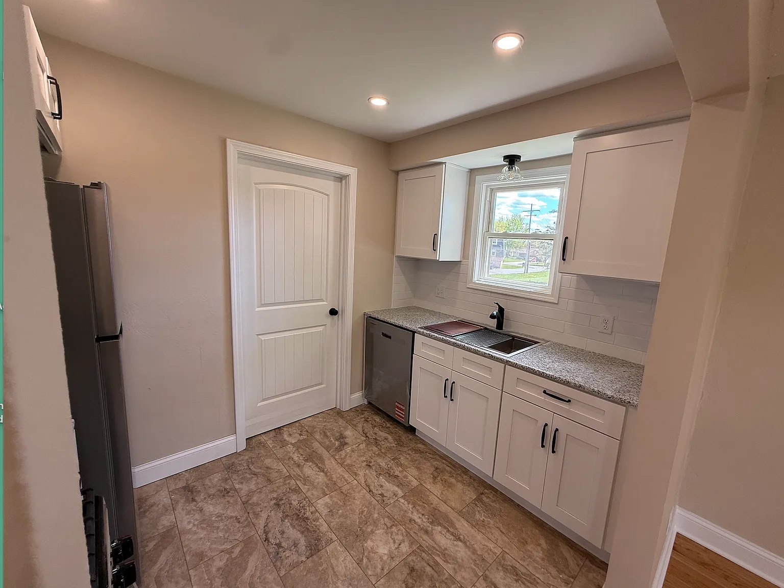 2 bed, $1,350 — Photo 3