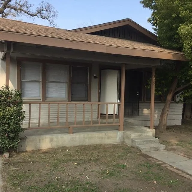 312 NE 1st Ave photo 1