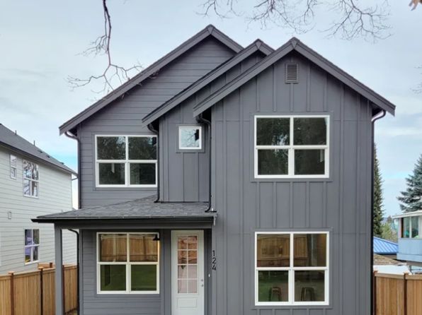 124 N Stillaguamish Ave