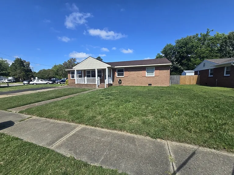 1221 Wingfield Ave — Photo 3