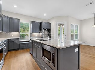 404 Templeton Dr, Fort Worth, TX 76107