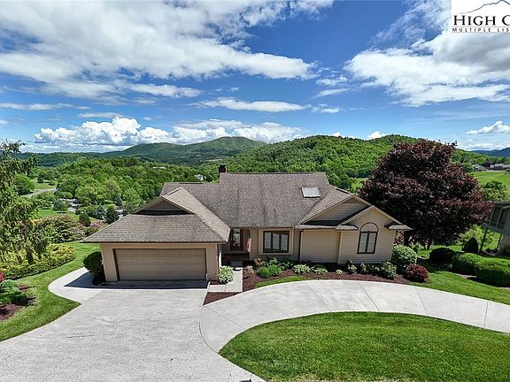3rd image of 130 Golf View Court