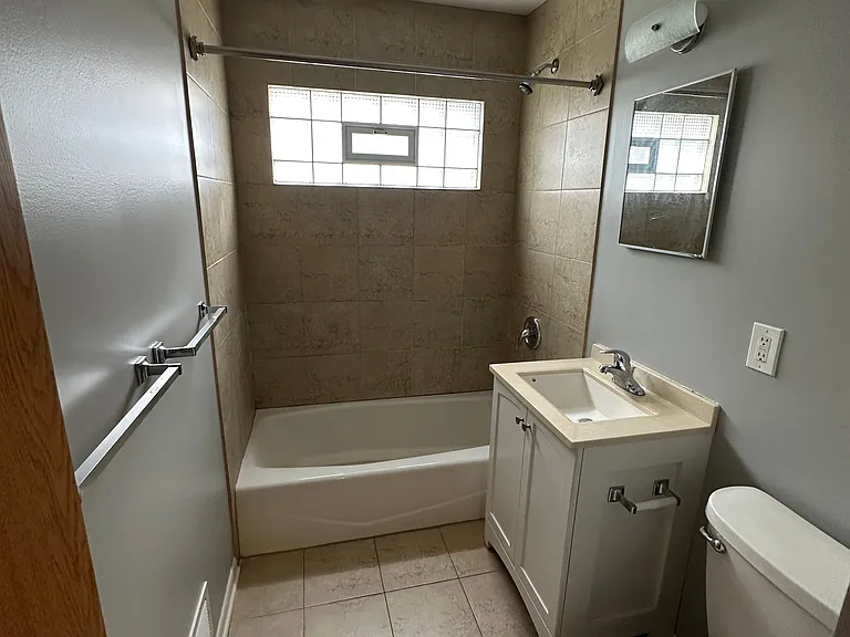 2728 E Holmes Ave #2728 — Photo 4