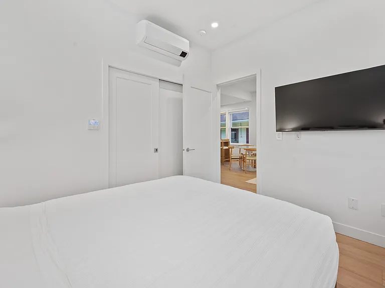 957 Nicola St #203 — Photo 5