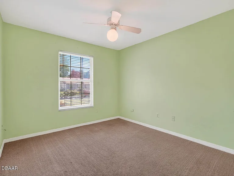 1133 Squirrel Nest Ln — Photo 17