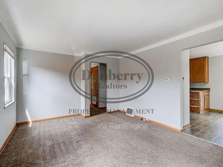 347 Darrow Ave — Photo 7