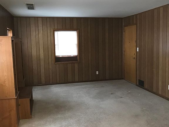 4th image of 2123 E Market St