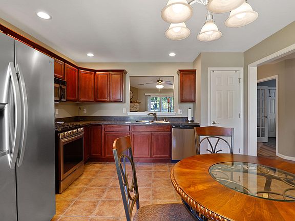 3rd image of 4427 W 92nd Pl