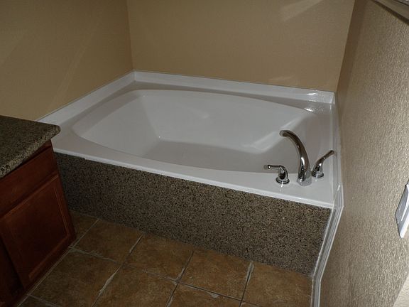 Garden Tub in Master