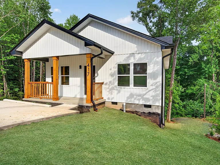 417 8th Street Dr SW — Photo 3