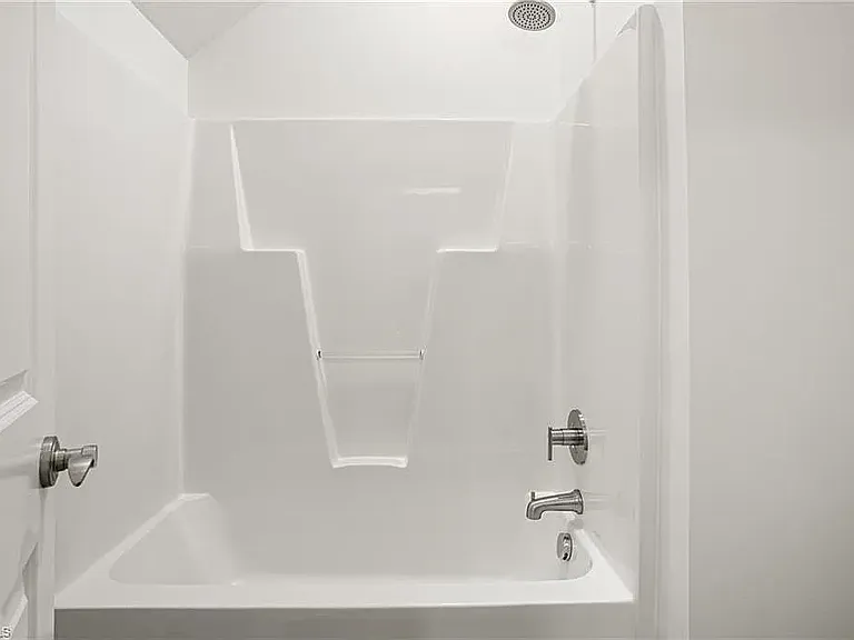 4138 Baylor St — Photo 23