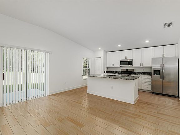 5th image of 3038 THORNHILL ROAD