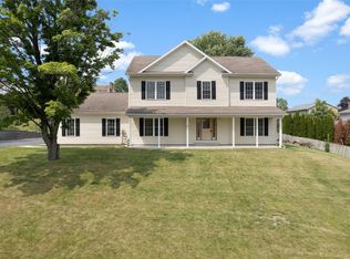 4 Marlboro Dr, Endicott, NY 13760