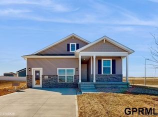 11631 Port Royal Dr, Papillion, NE 68046