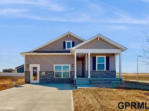 11631 Port Royal Dr, Papillion, NE 68046