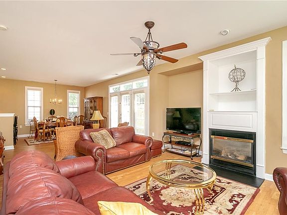 3rd image of 519 Sweet Leaf Pl