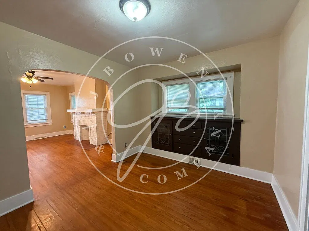 2 bed, 1.0 bath, 831 sqft, $1,100 — Photo 4