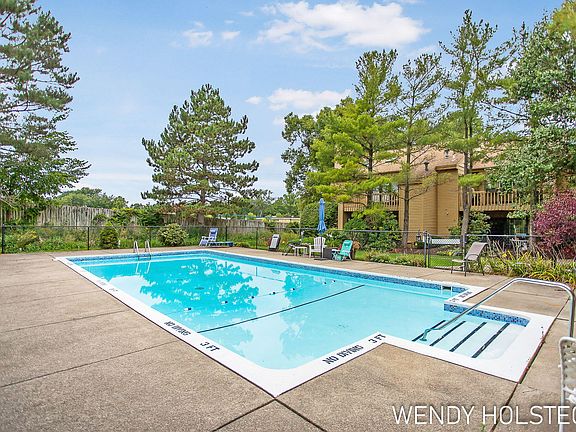 5th image of 300 Farington Blvd APT 41