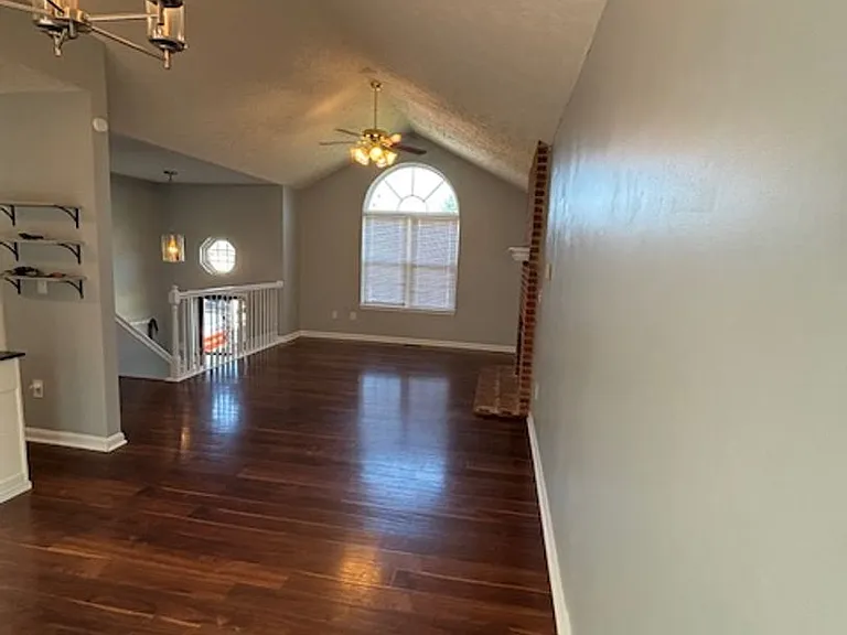 210 Scarlet Ave — Photo 5