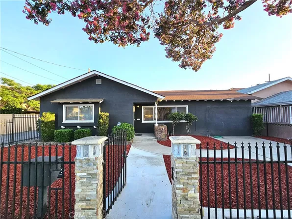 11924 207th St, Lakewood, CA 90715