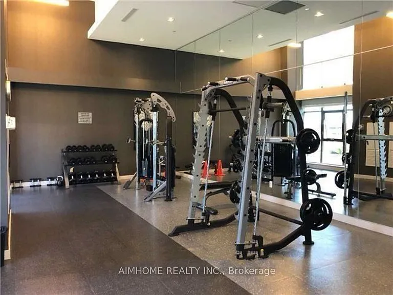 55 Oneida Cres #811 — Photo 11