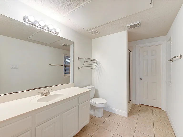 1322 Cohn St — Photo 7