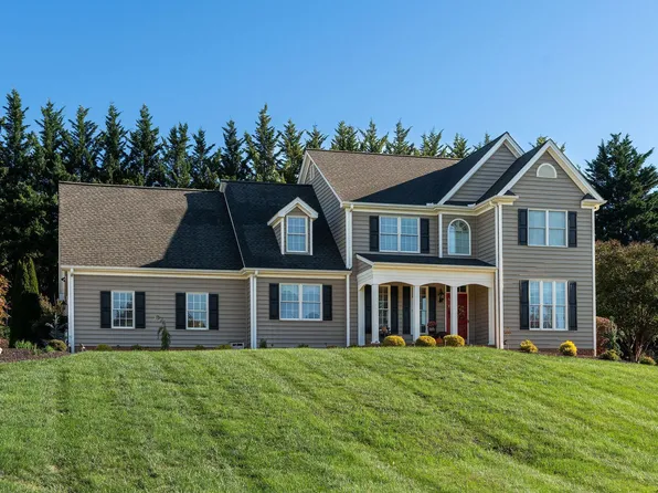 2916 Plantation Ln, Waynesboro, VA 22980