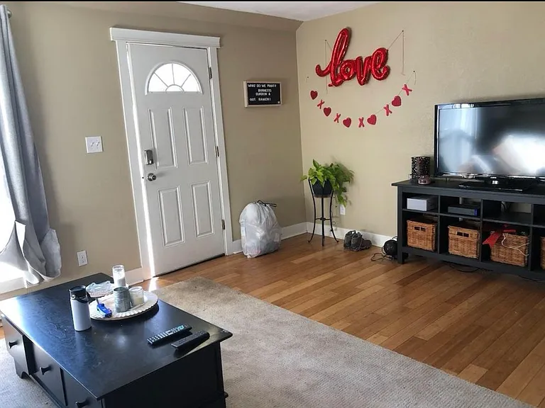 601 S Sherwood St — Photo 3