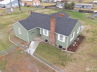 32105 S Finley Rd, Kennewick, WA 99337