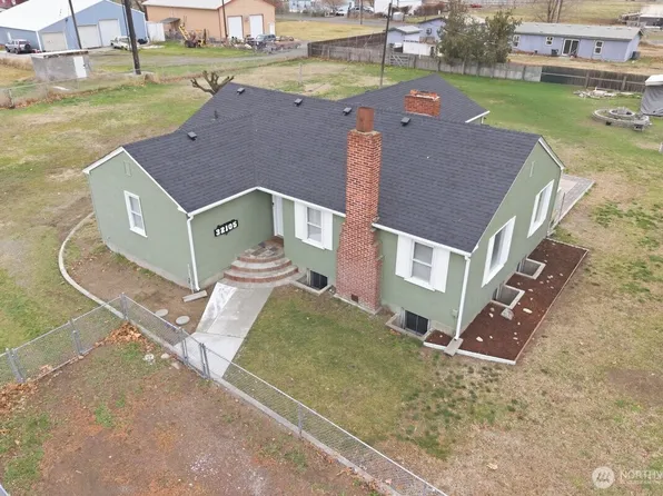 32105 S Finley Rd, Kennewick, WA 99337