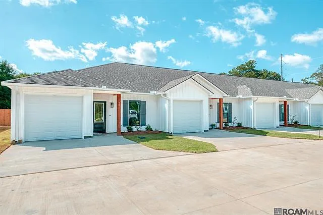 8739 Lockhart Rd — Photo 1