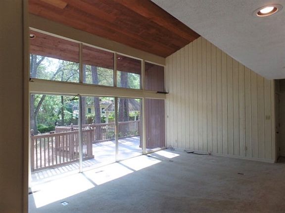 4th image of 2003 Wood Valley Dr