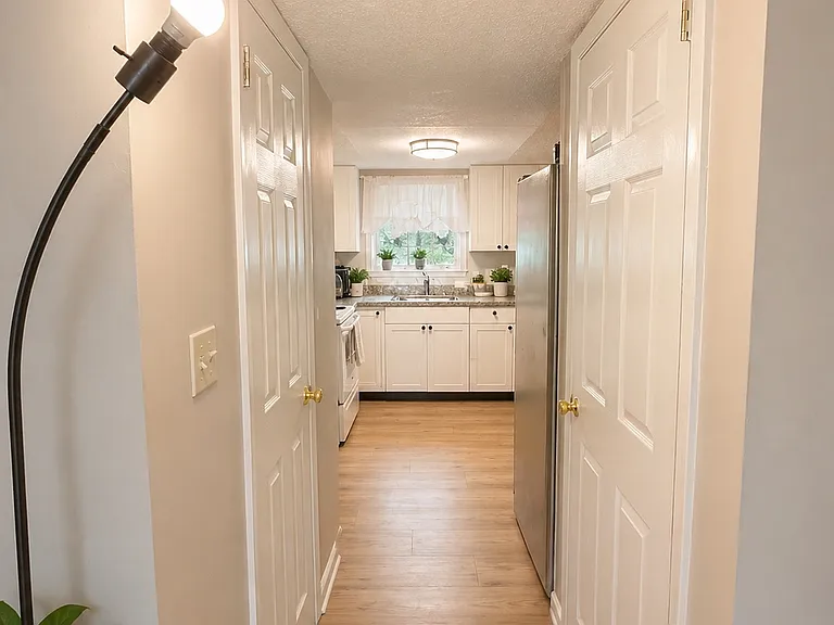 1664 Whitehall Ave — Photo 4