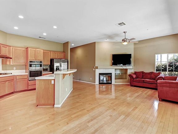 3rd image of 1490 Upland Hills Dr #N