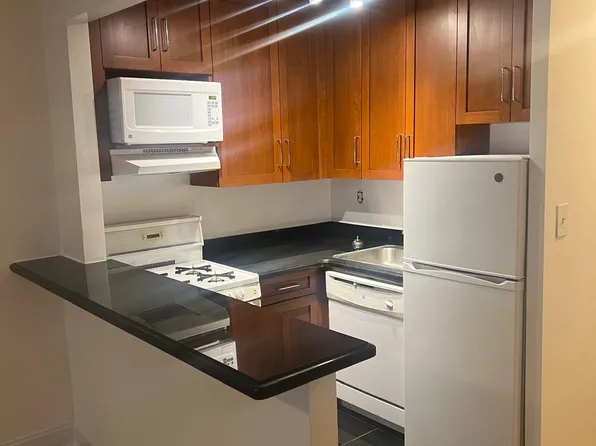 229 East 80th Street image 1 of 10