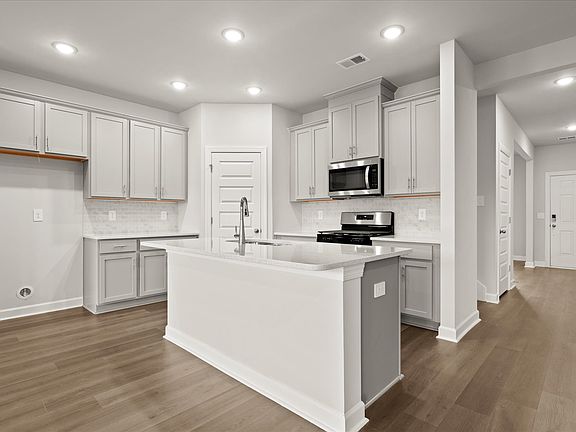 Welcome to the Chatham floorplan at The Farm at Wells Creek - Signature Collection.