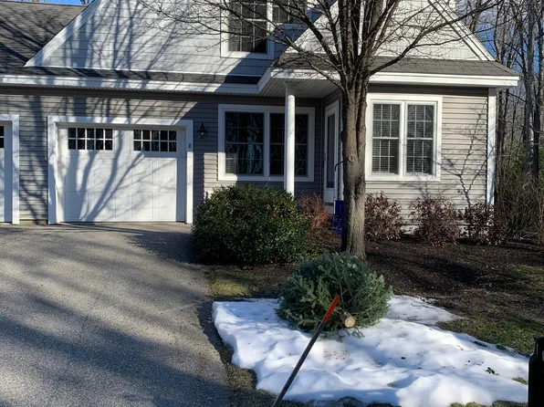 8 Horseshoe Dr, Saco, ME 04072