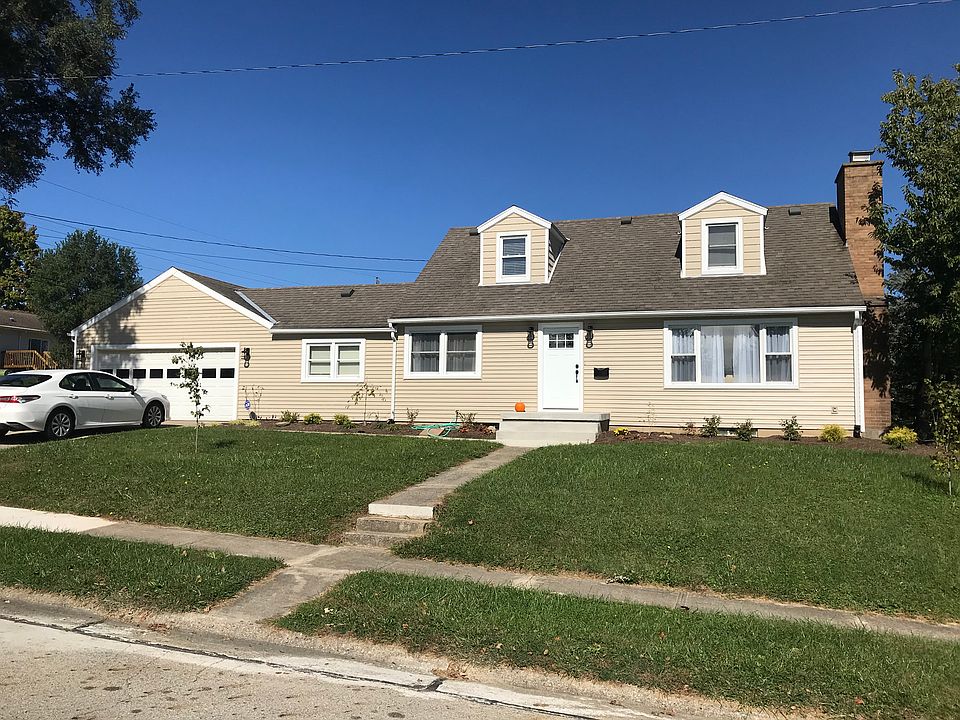 1st image of 902 Lynn St
