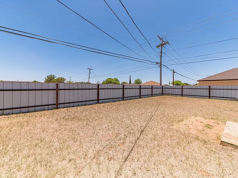 2901 Nabors Ln — Photo 20