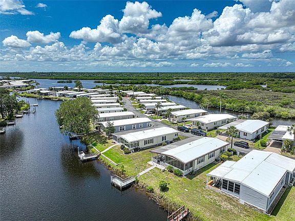 4th image of 126 Lazy River Rd
