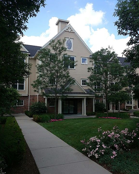 2nd image of 142 Bigelow St Unit 105