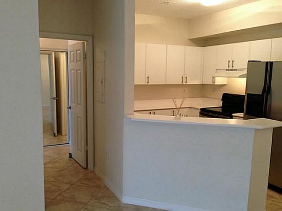 5th image of 75 Gulfstream Rd APT 211B