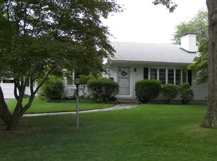 26 Pocono Dr, Warwick, RI 02888