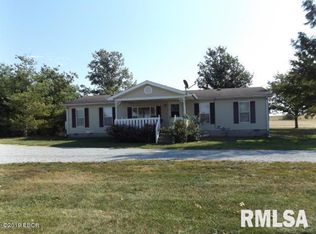 11639 Aden Rd, Wayne City, IL 62895