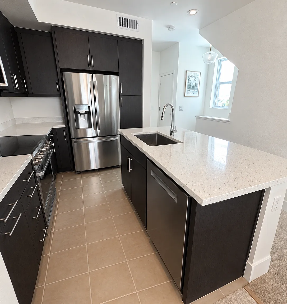 3 bed, 1328 sqft, $5,400 — Photo 4